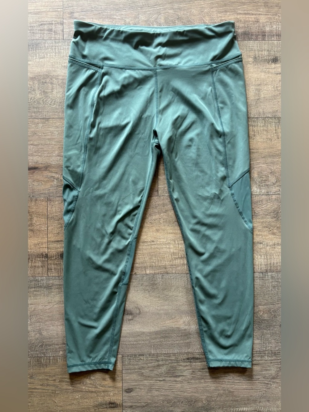 Sweaty Betty women’s size 12 sage green power 7/8 length workout leggings